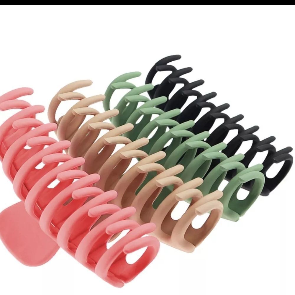 Lot of 4 hair Clips